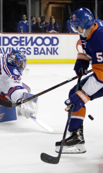 Ladd scores 2 as Islanders beat rival Rangers 4-2 (Feb 16, 2017)
